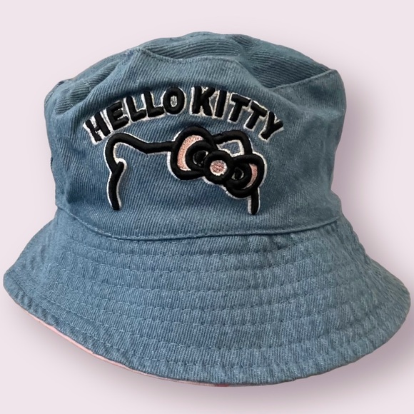Hello Kitty Bucket Hat - Picture 4 of 5